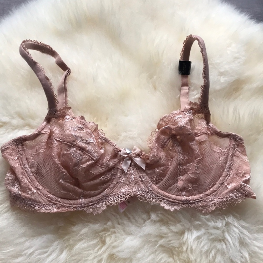 NWOT Victoria’s Secret BBV unlined demi bra beige